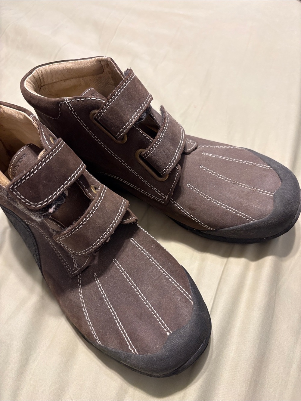 Lands’ End hiking boots, size 4M, like new!